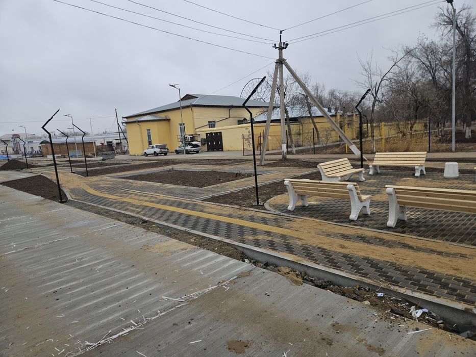 Нотурар бино сотилади