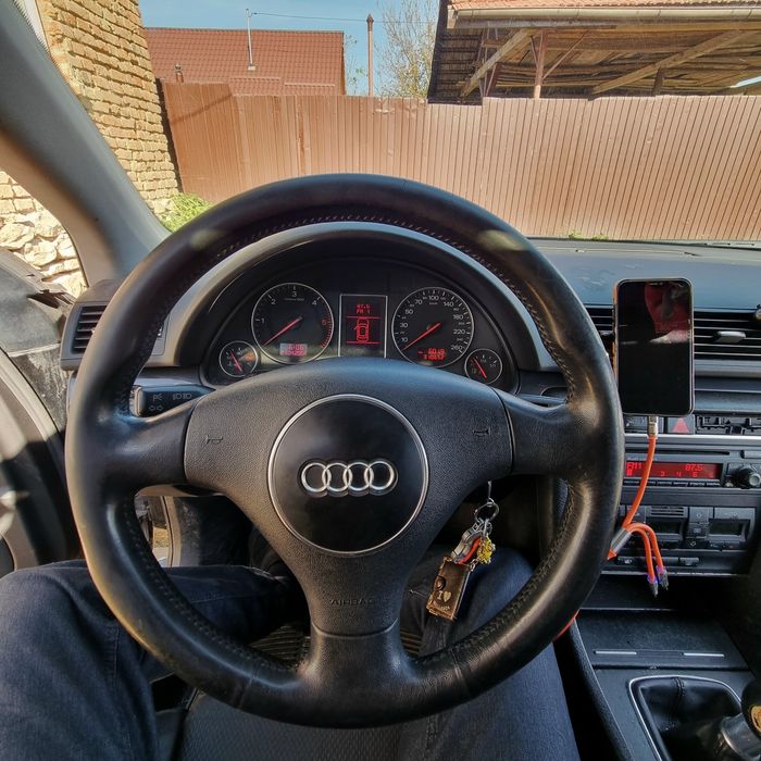 Vând Audi a4 b6 foarte întreținut