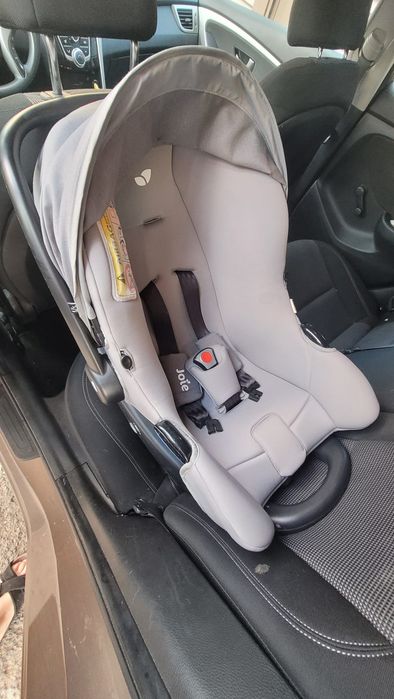 Carucior pentru copii 3 in 1 Joie Versatrax plus Scaun auto I-Venture pentru 0-18 kg si baza ISOFIX compatibila atat cu scoica cat si cu scaunul