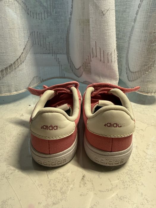 Продам кроссовки аdidas