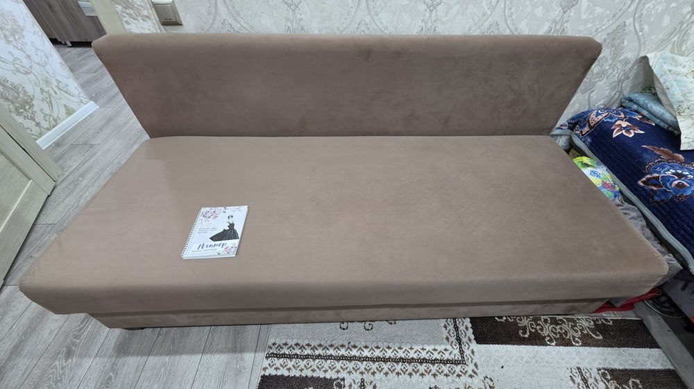 Продам недорого диван 80×200