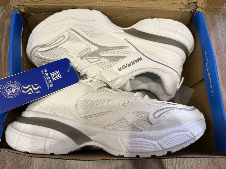 Кроссовки Warrior белые