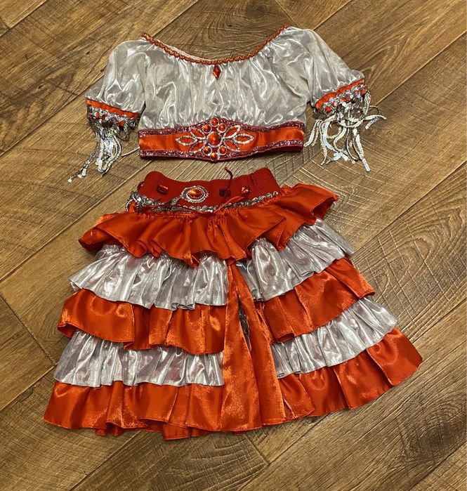 Продается праздничное платье, наряд красной шапочки ,