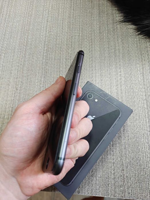 iPhone 8 64 black