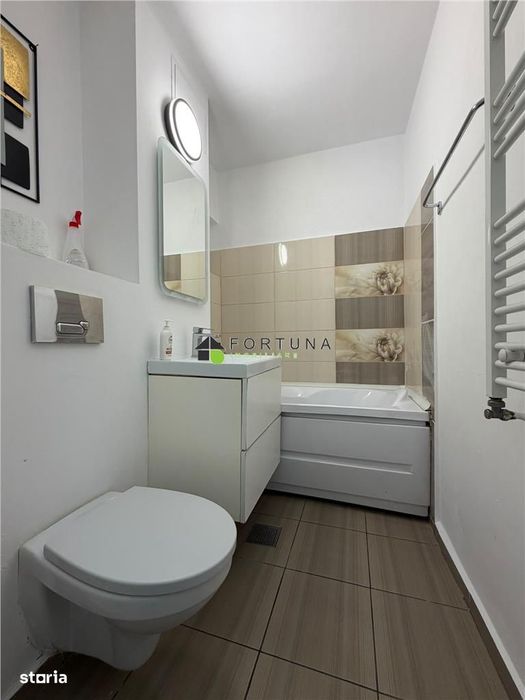 Apartament 3 camere, etaj intermediar, str. Mircea cel Batran
