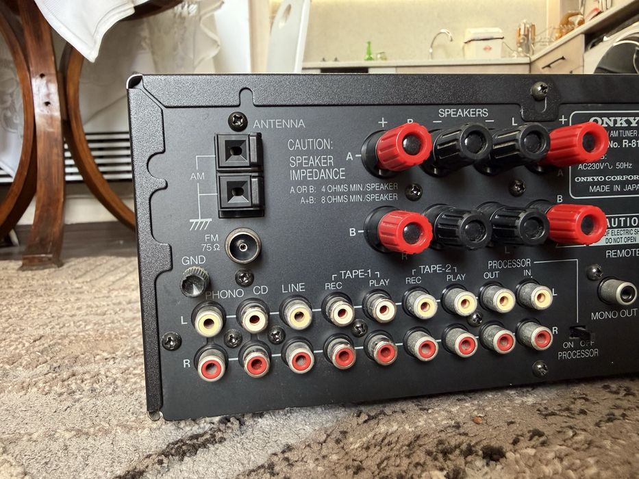 Onkyo R-811 Мини ресивър