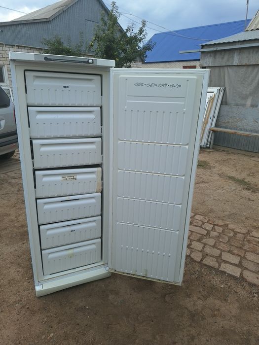 Продам морозильник Индезит