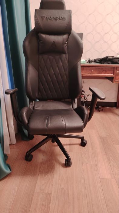 Игровое компьютерное кресло Gamdias