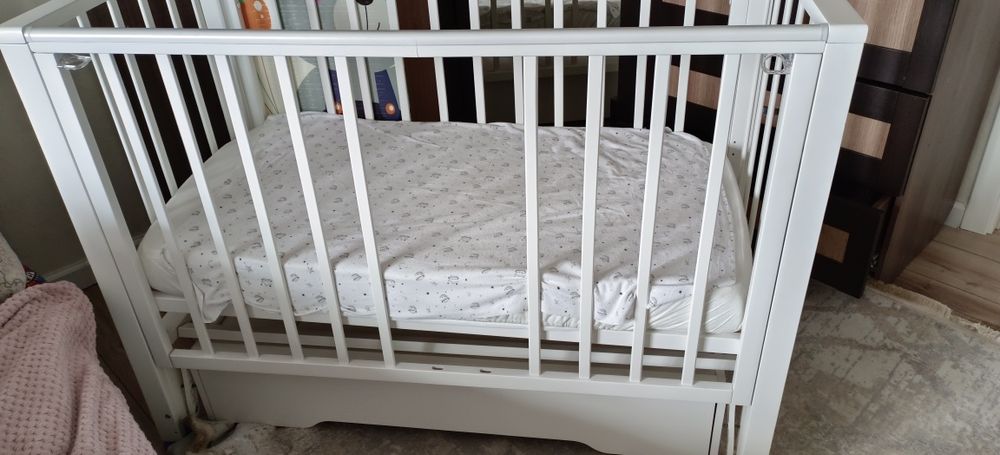 Детская кроватка