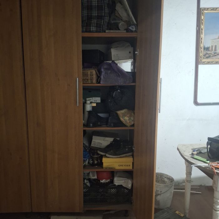 Шкаф большой вместительный
