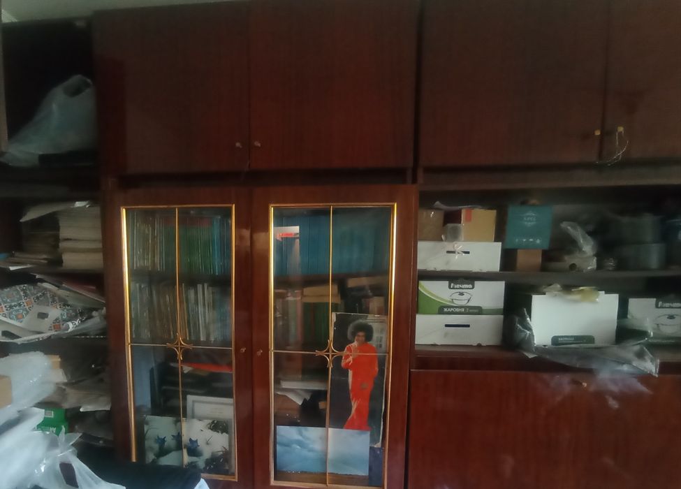 Большой  шкаф.   продать срочно