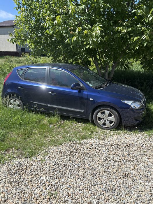 HYUNDAI i30 2010