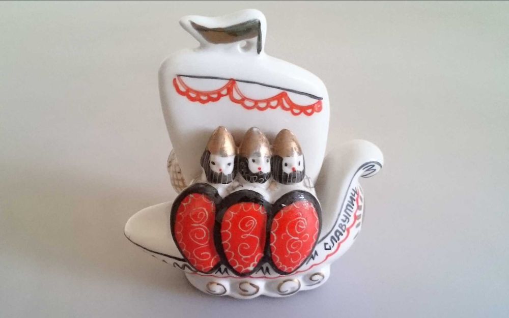 Фарфоровые статуэтки