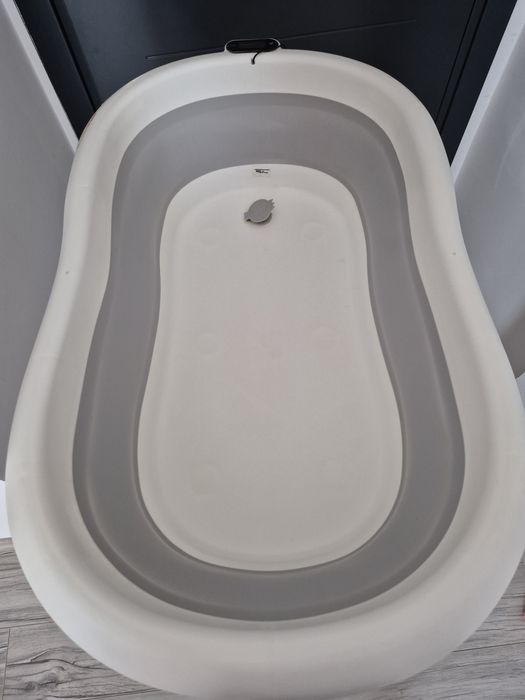 Vand cadita cu stativ pentru bebelusi