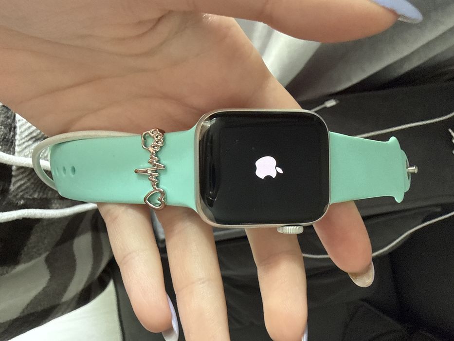 Продам часы Apple Watch