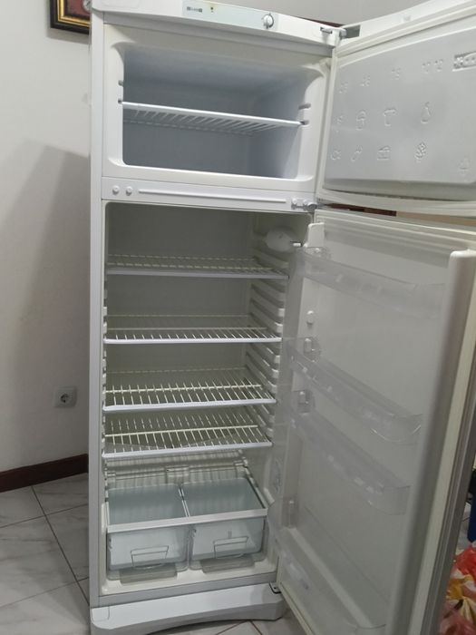 Холодильник INDESIT