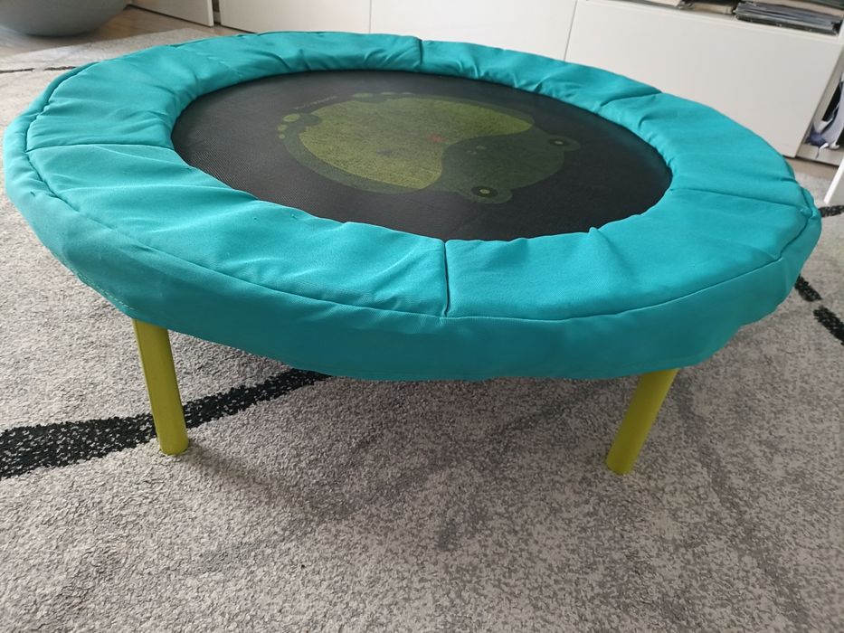 Vând trambulina baby gym