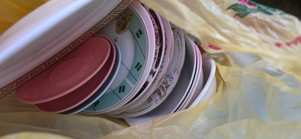 Продам посуду для столовой