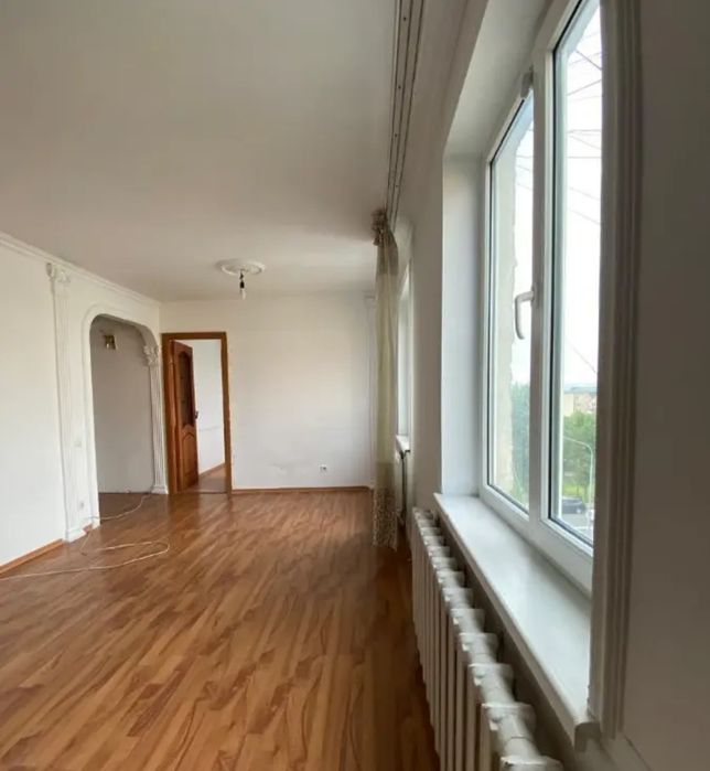 продам 3-х ком. 56кв. 4мкр. 5-этаж