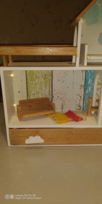 Дървена къща за кукли