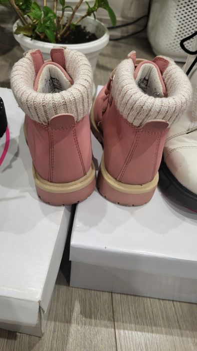 Продавам детски ботушки