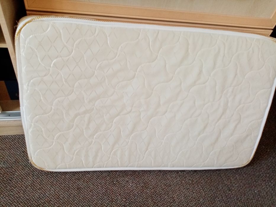 Продам детскую кроватку.