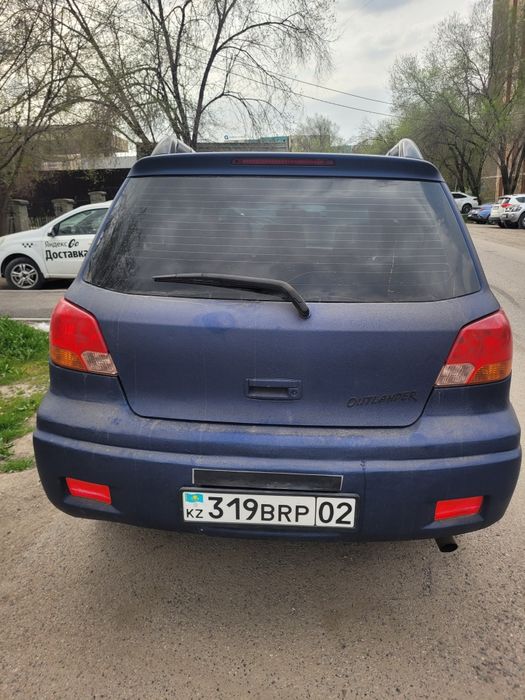 Митсубиши Аутландер 2002год 4 вд 2,4 лит