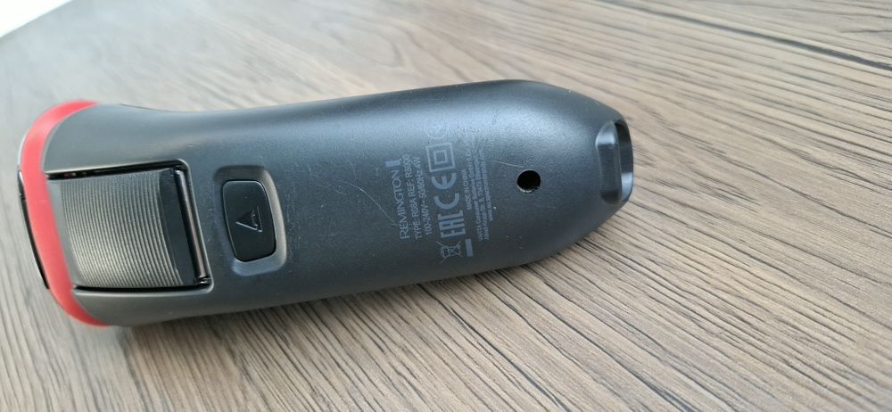 Aparat de ras electric Remington Style Series R3 (R3000) + Cablu alimentare