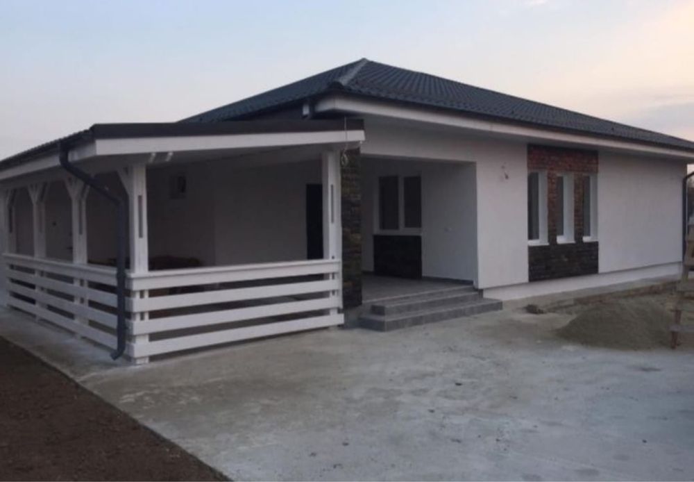 Confecționez case modulare pe structura metalica