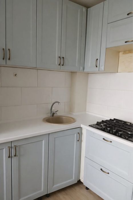 Продам б/у кухню в хорошем состоянии