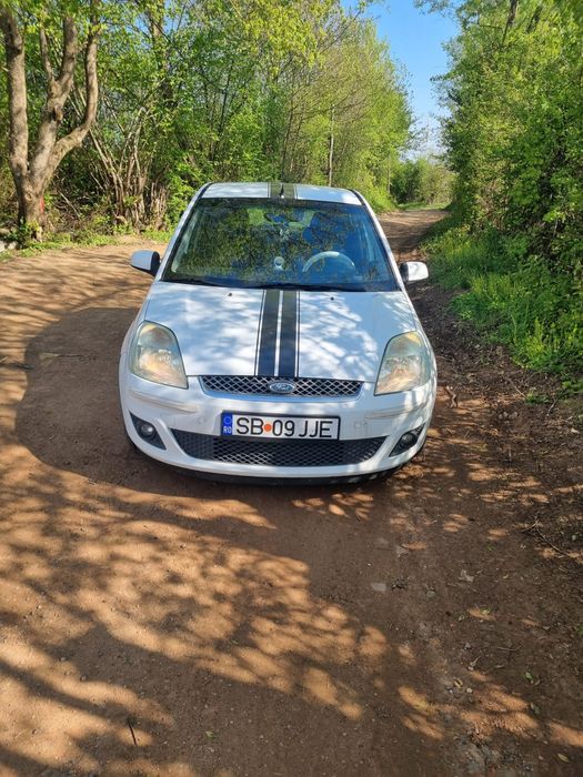 Ford Fiesta 2006  1,6 TDCi s-au schimb