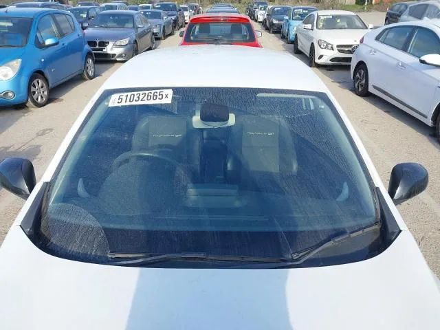 Piese de Renault Megane 3 2011 in 2 usi