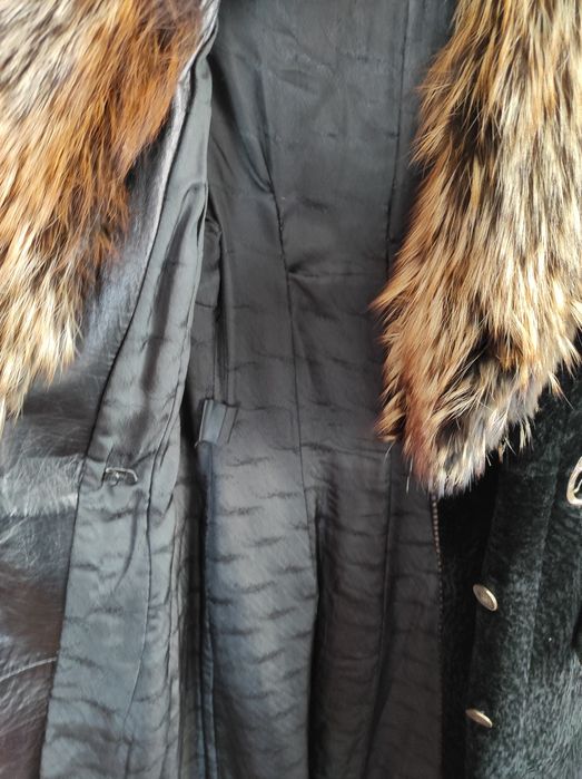 Мутоновая шуба воротник енот