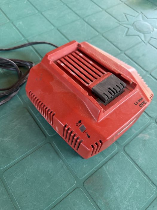 Hilti C4/36-350 Зарядно