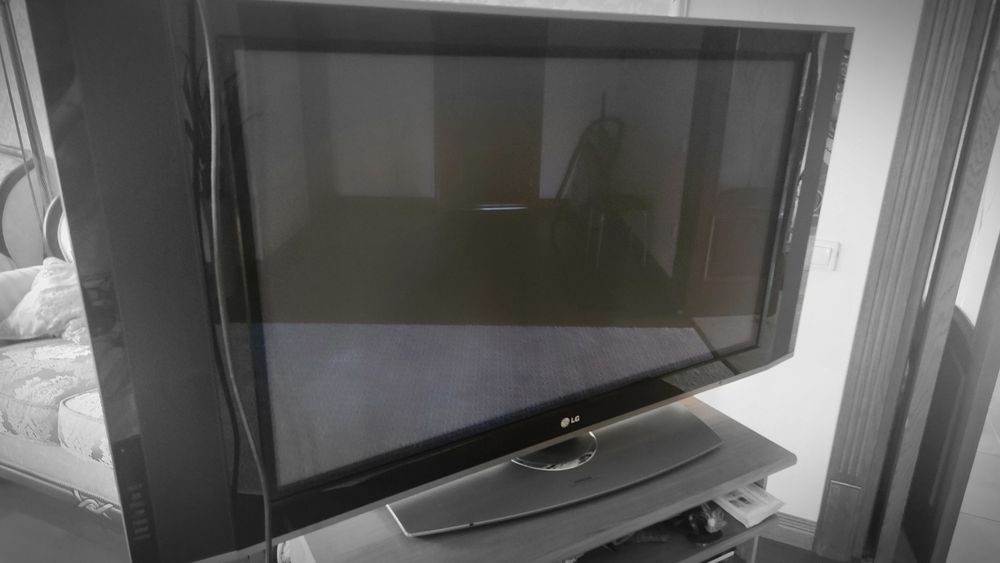 Продам телевизор LG,
