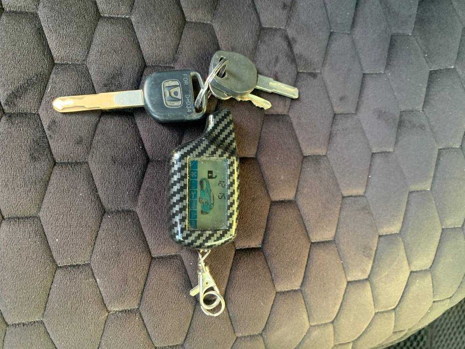 Автомобиль Honda Stepwgn RF3 минивен на 8 мест передний привод