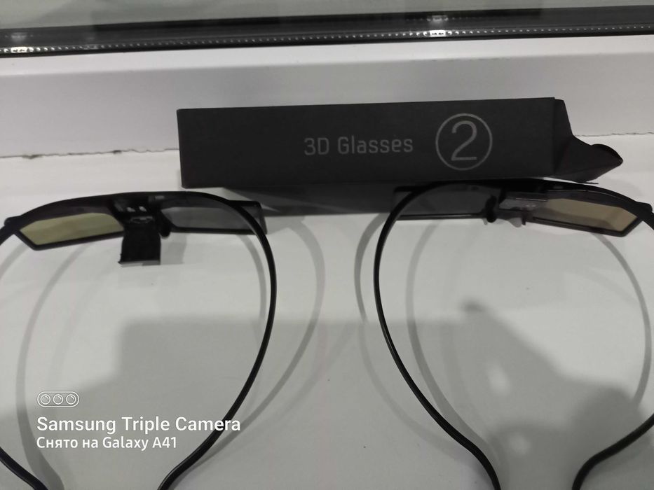 Продам двое  очков   3D