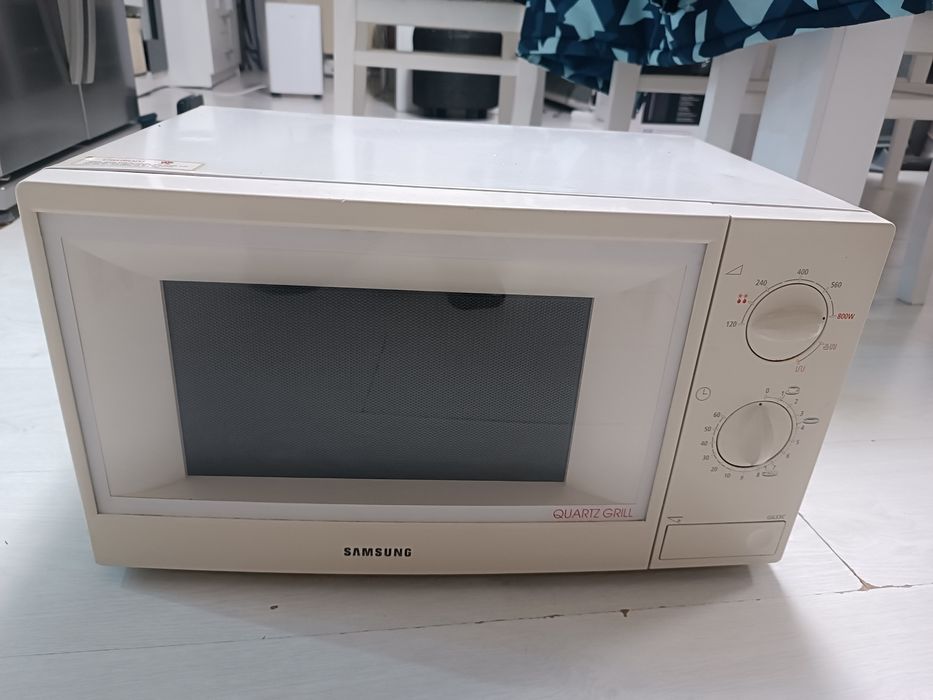 Микровълнова фурна Самсунг