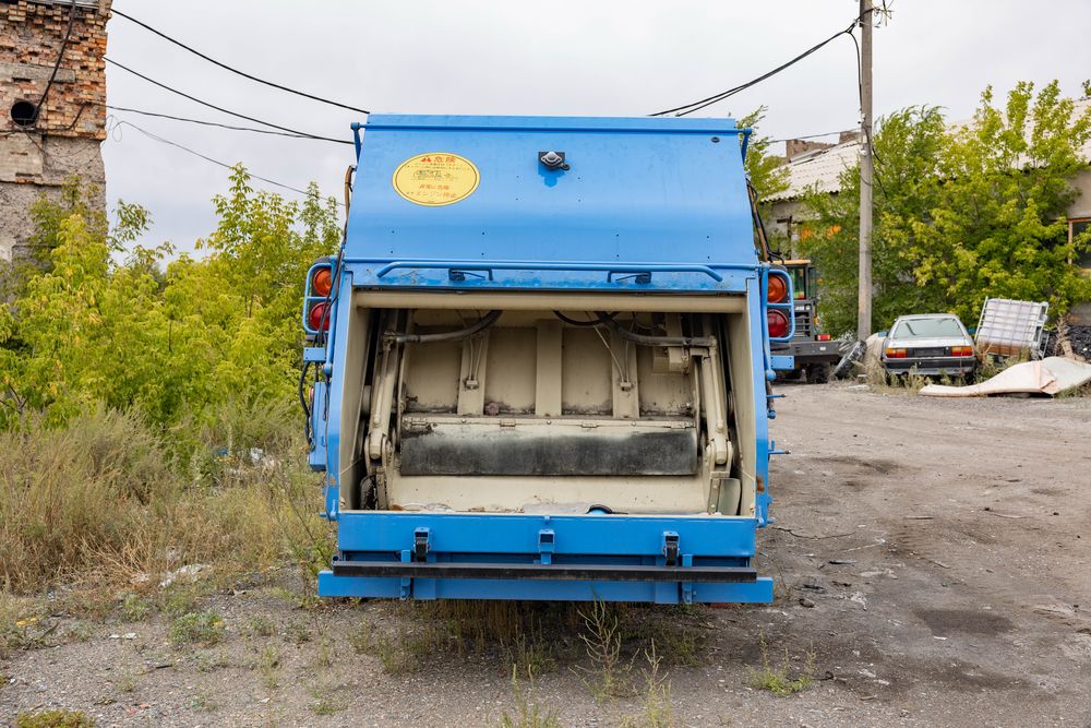 Мусоровоз Nissan