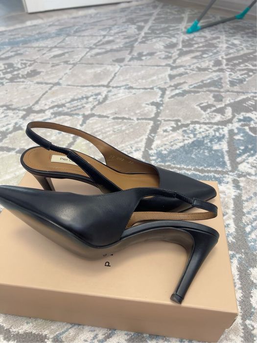 Продам кожанные босоножки