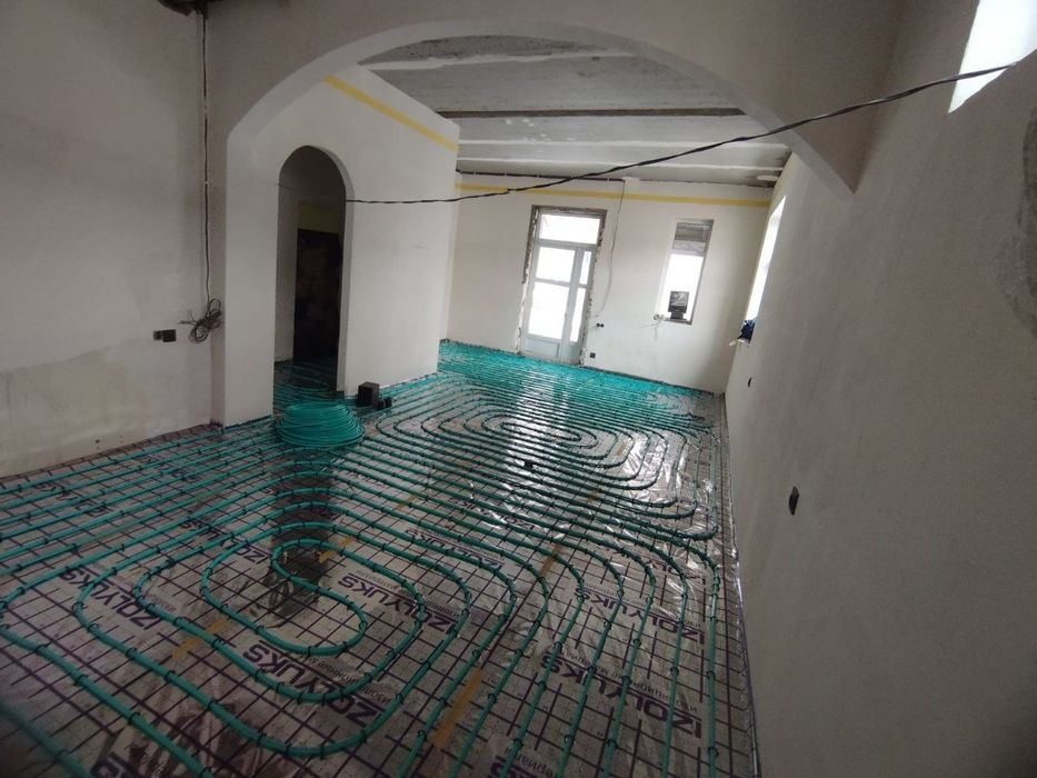 Сдаётся целая здания в центре города  УЗБУМ