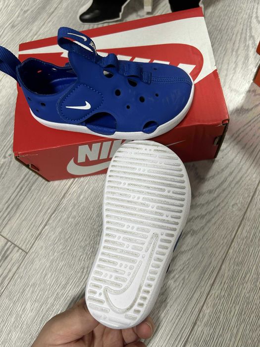 Чисто нови детски обувки Nike