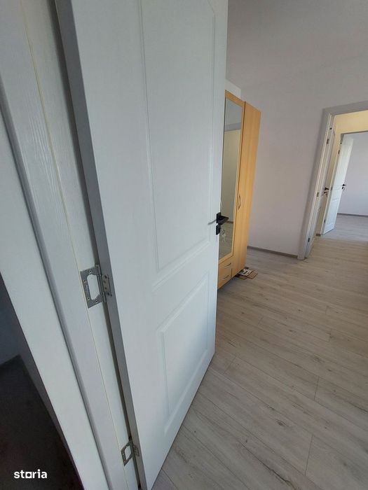 Piața Rogerius- 2 cam renovat, et.2 cu lift