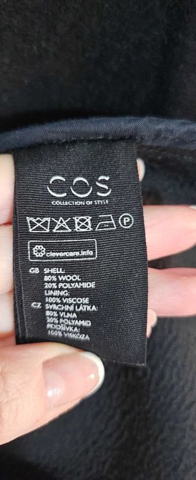 Palton negru COS, din lână