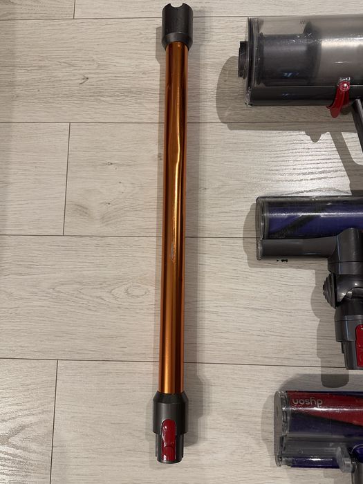 Vând Dyson V11, utilizat