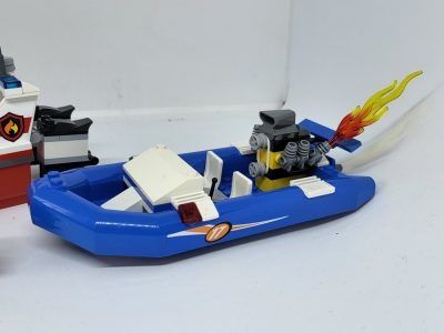 Blue best sale lego boat