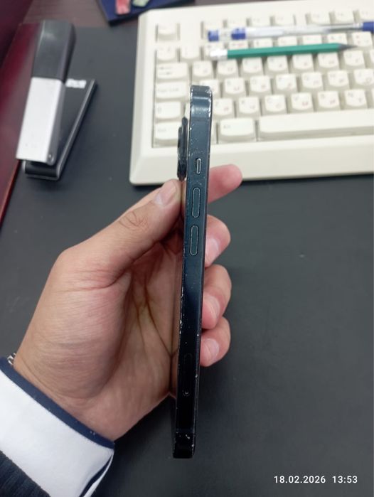 Продам айфон 13 128 гб