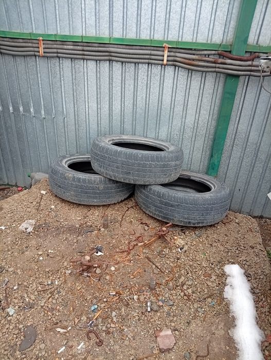 Резина 215 ,65, 16 б/у