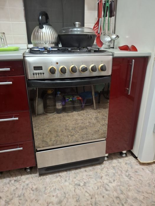 Продам газоэлектроплиту Аристон в хорошем состоянии.