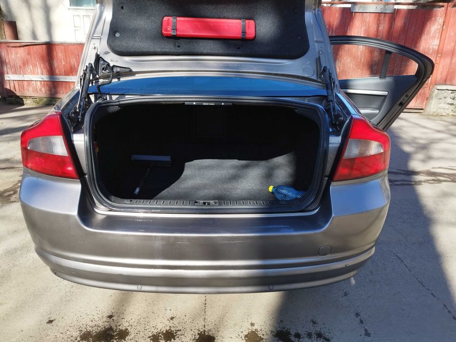 De Vânzare, Volvo S 80